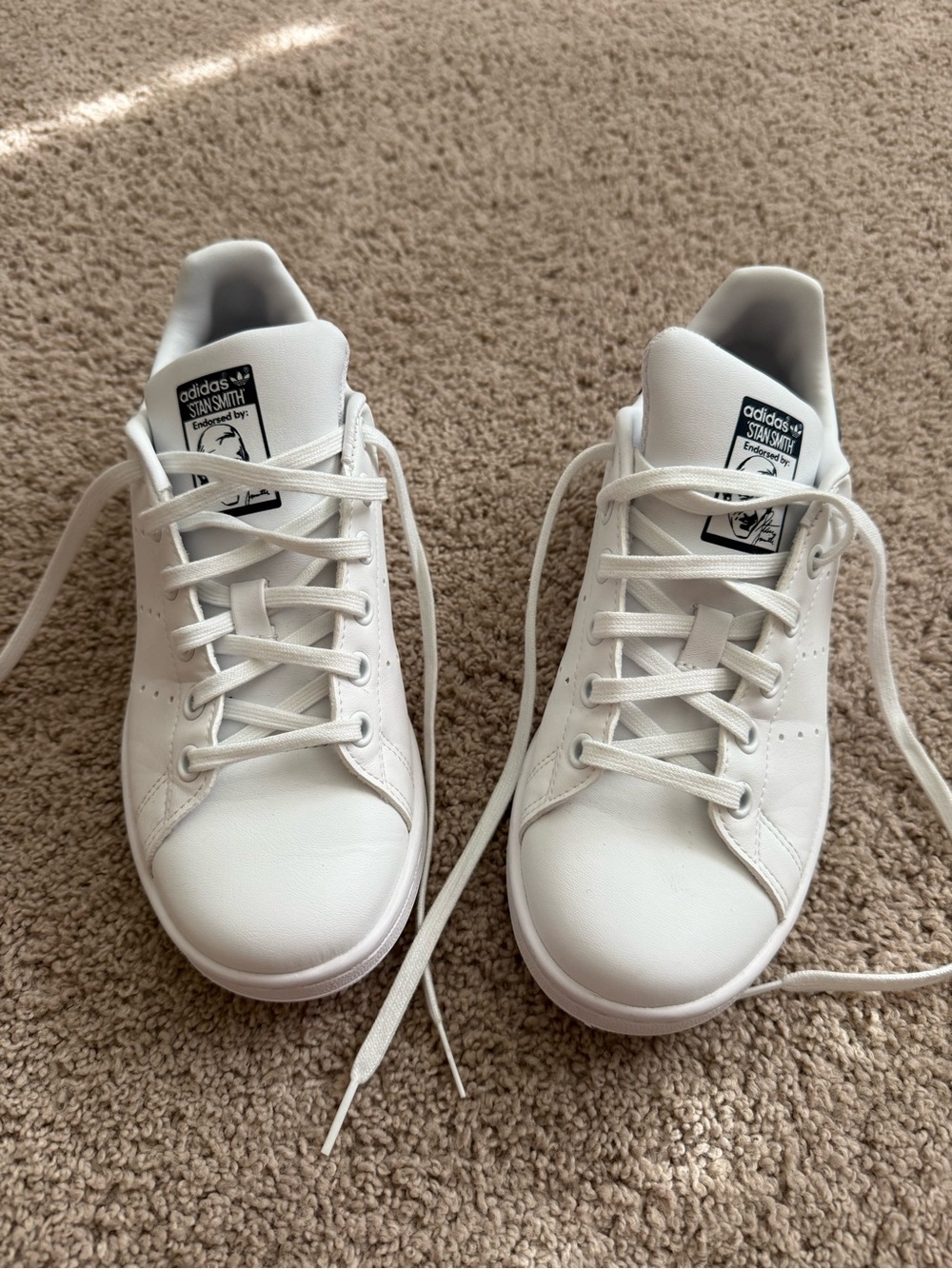 Like New Adidas Stan Smith big kid size 4